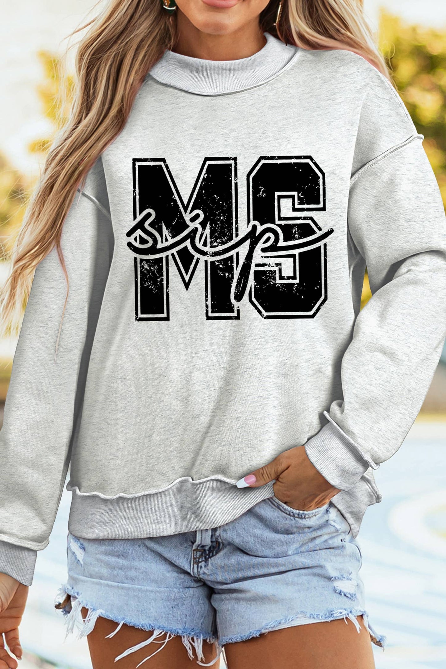 MISSISSIPPI Letter Reversible 2 Sides Mock Neck Sweatshirt