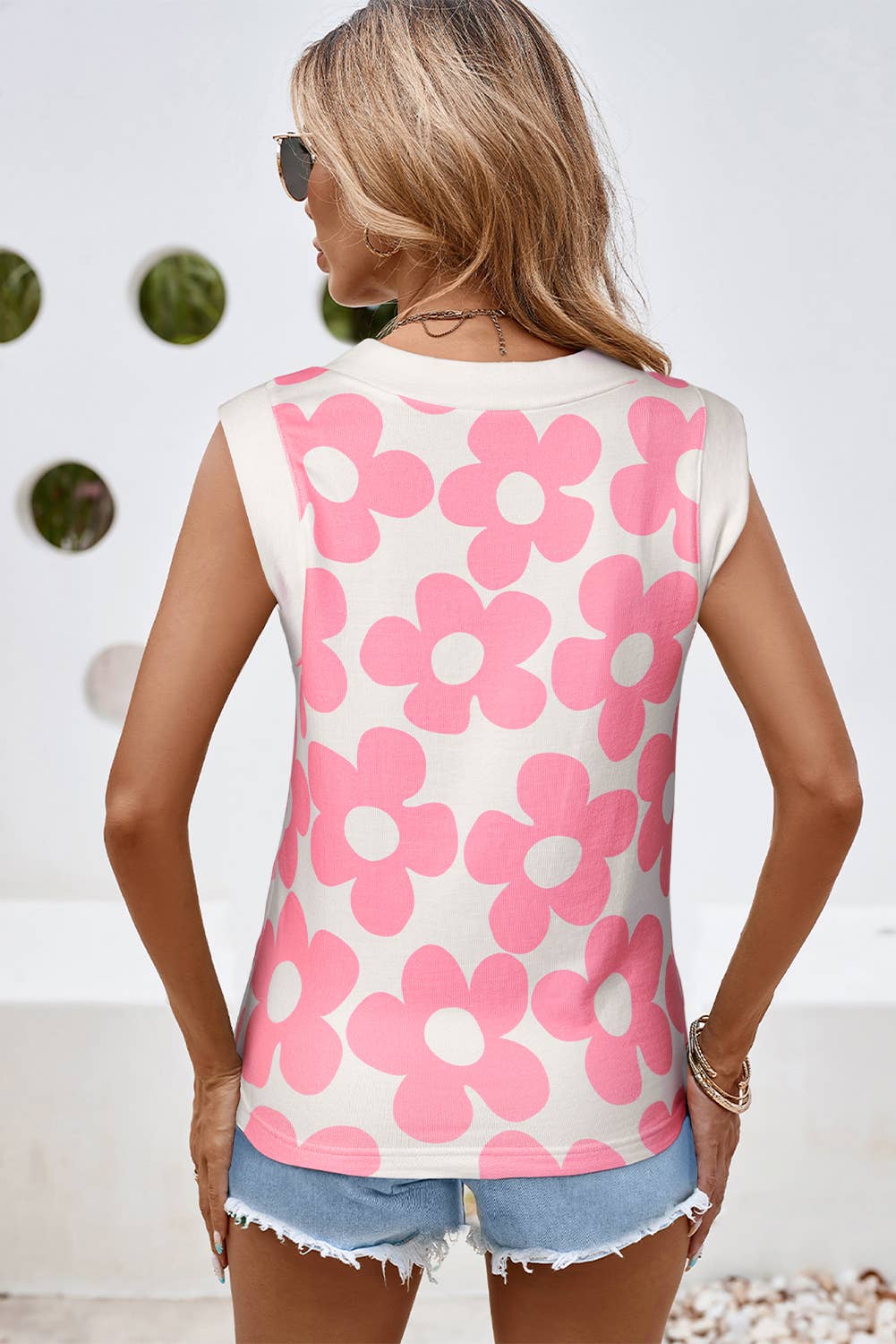 LDC Cute Flower Knitted V Neck Tank Top
